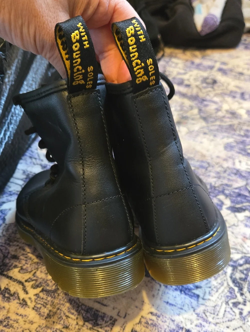 N/A classic black